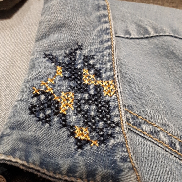 Top - Picture 3 of 4